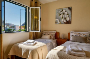 Largo dos Milagres, a Home in Madeira